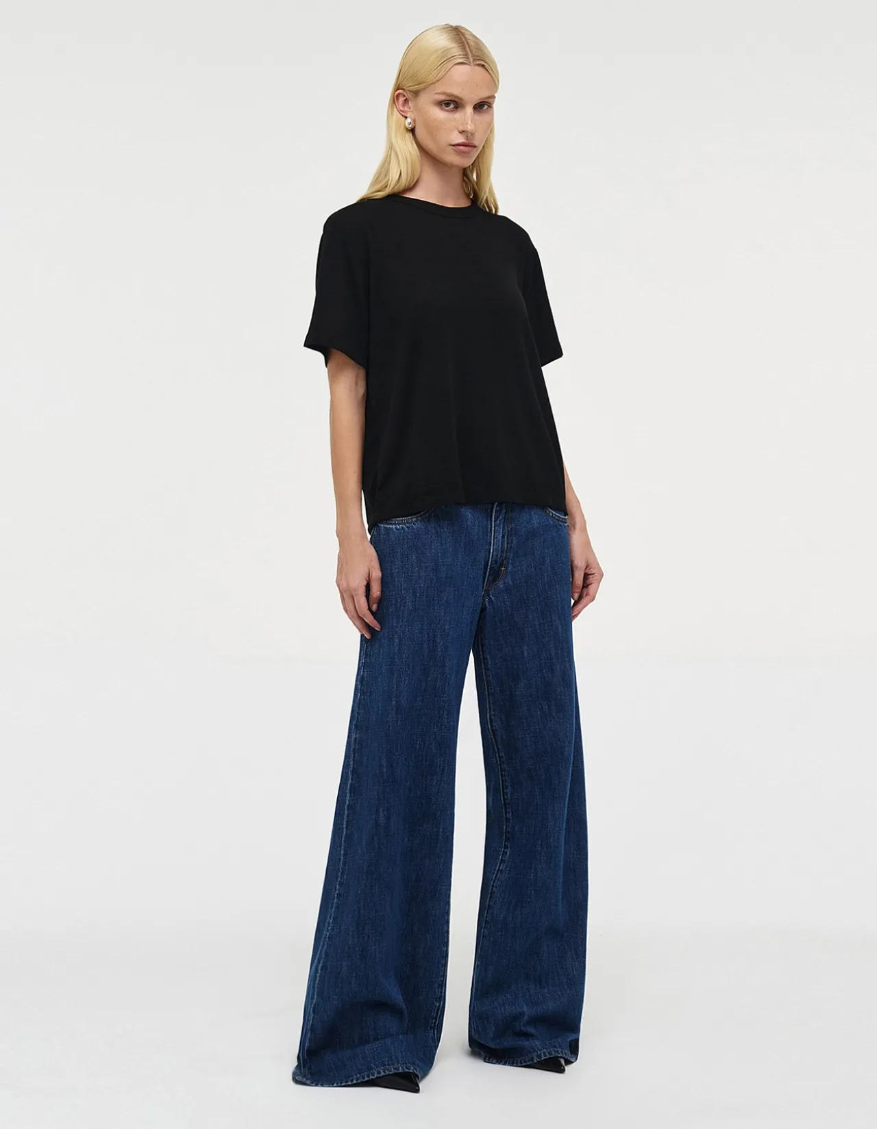 Milla Wide Mid Rise Rigid Wide Leg Jeans