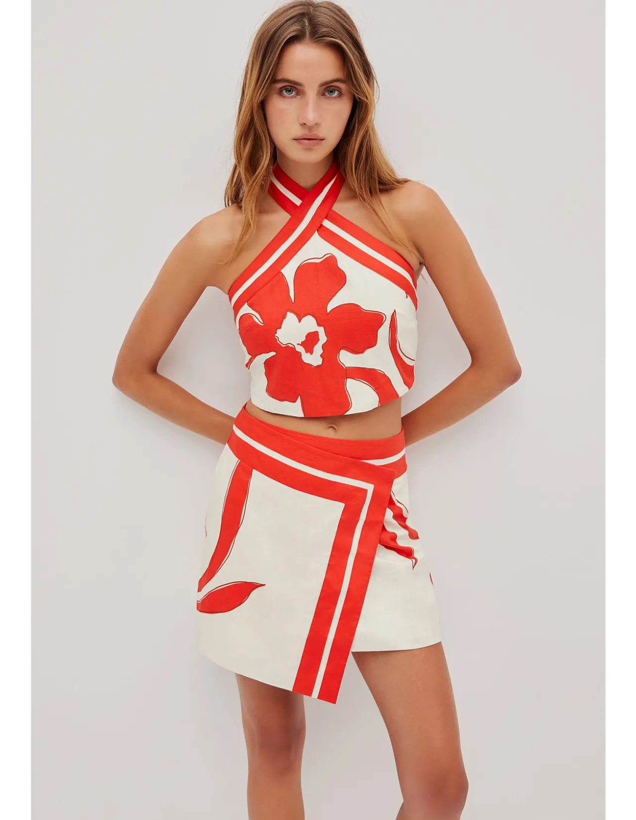 MIREYA TIE BACK HALTER TOP