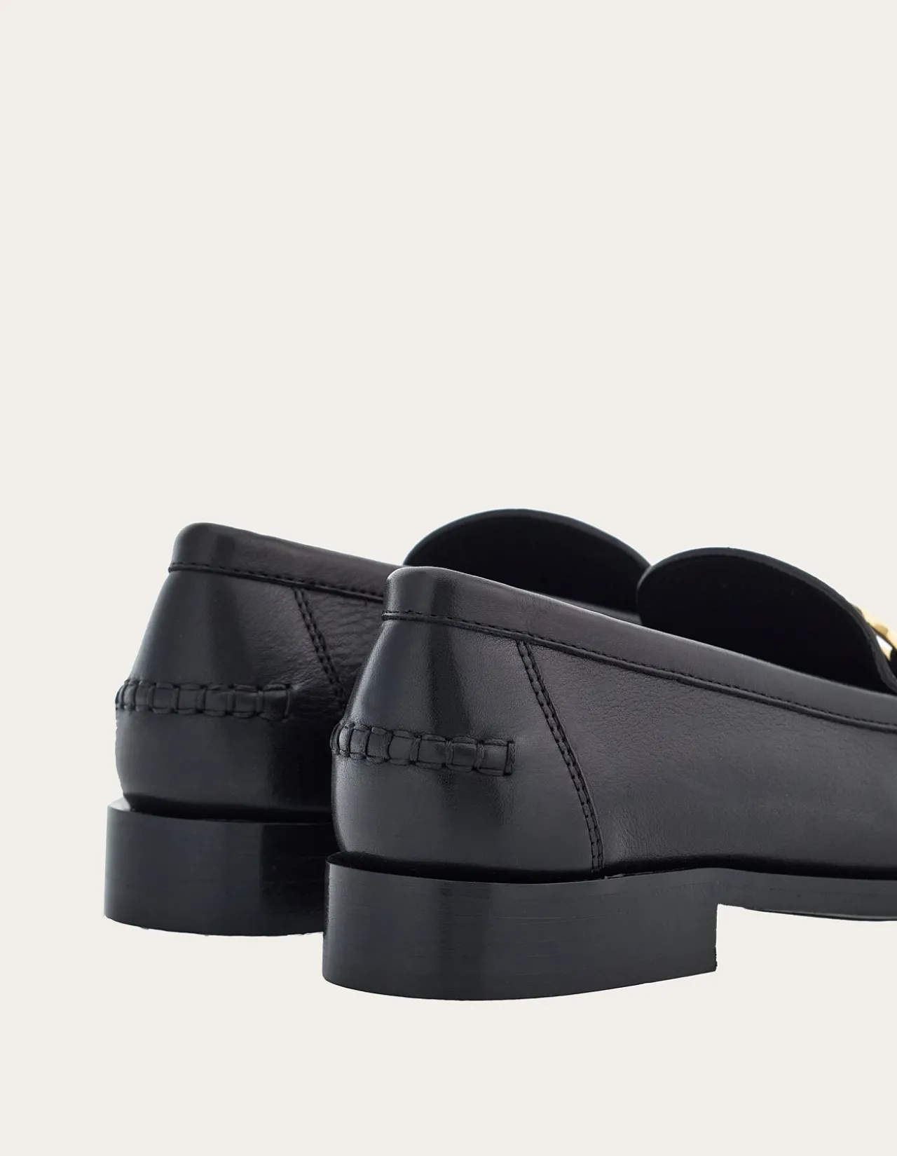 MOCCASIN WITH GANCINI ORNAMENT