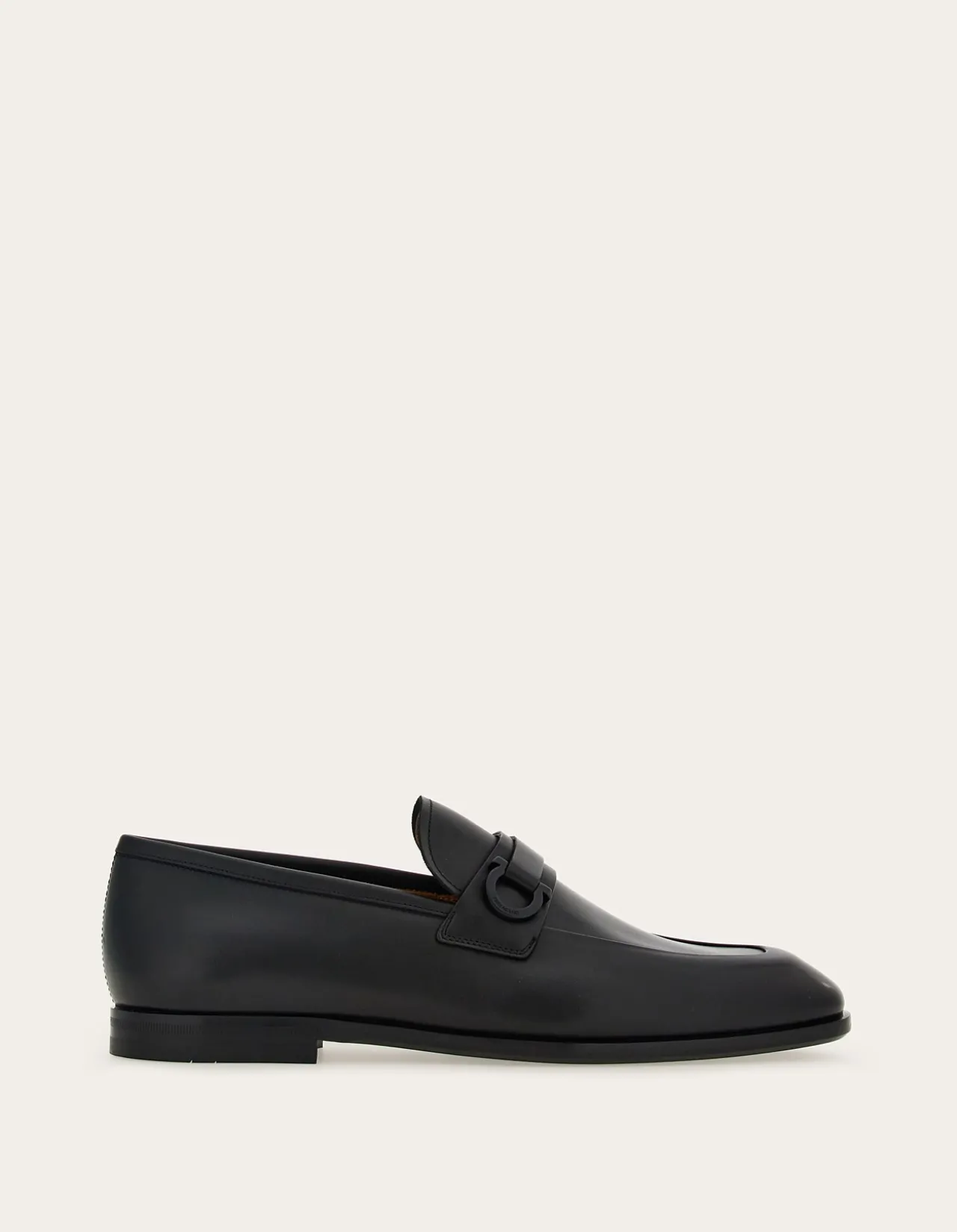 MOCCASIN WITH GANCINI ORNAMENT