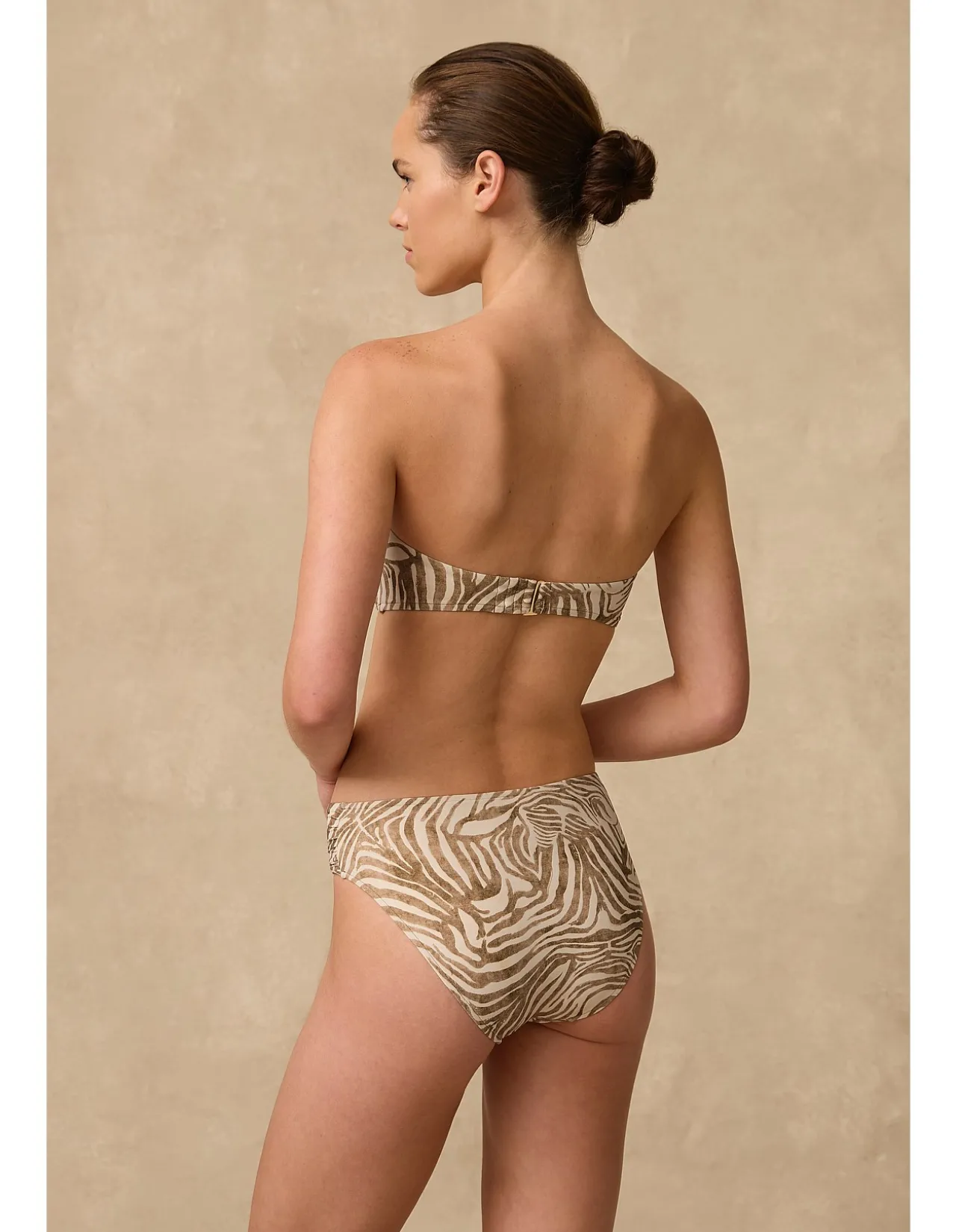 Nova Mid Rise Ruched Pant
