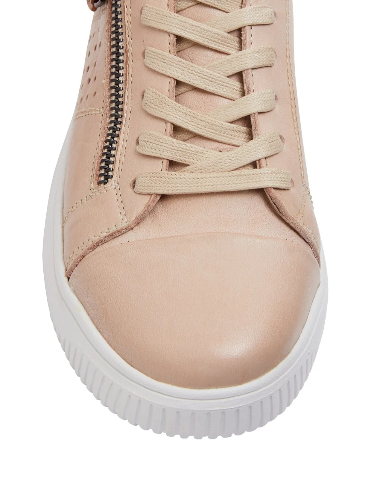 NOVELLA CASUAL SNEAKER