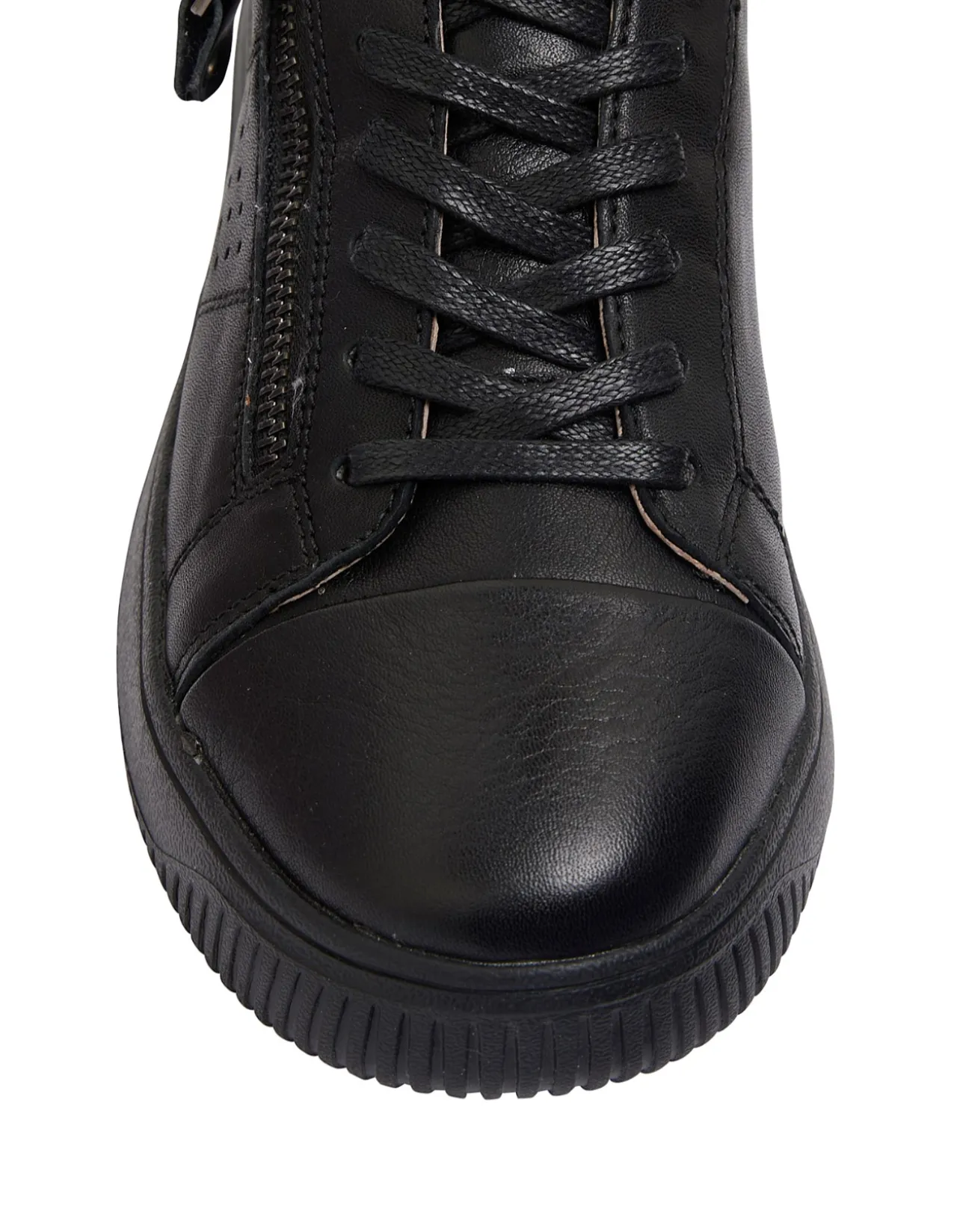 NOVELLA CASUAL SNEAKER