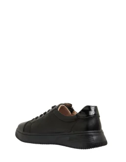 NOVELLA CASUAL SNEAKER