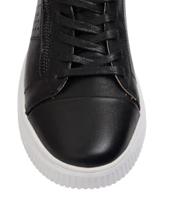 NOVELLA CASUAL SNEAKER