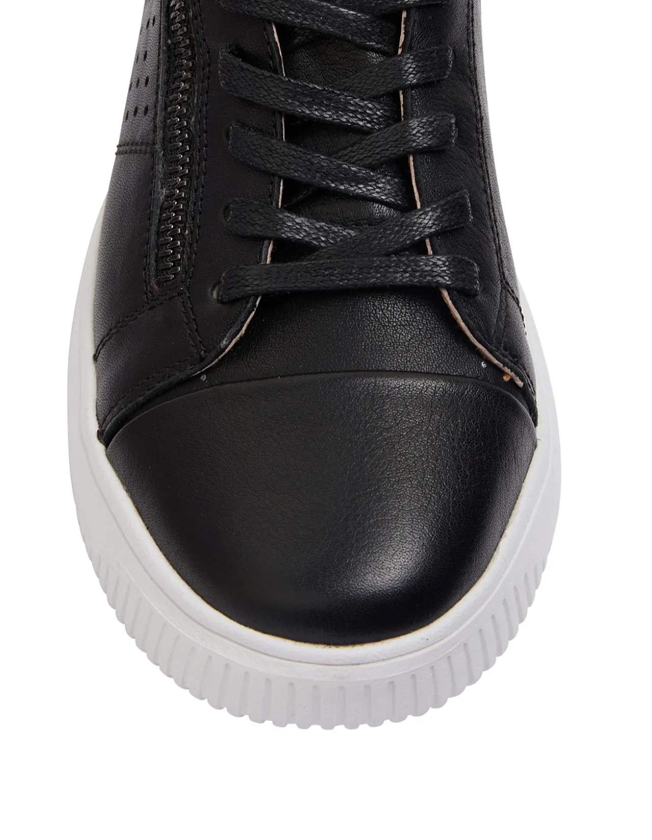NOVELLA CASUAL SNEAKER