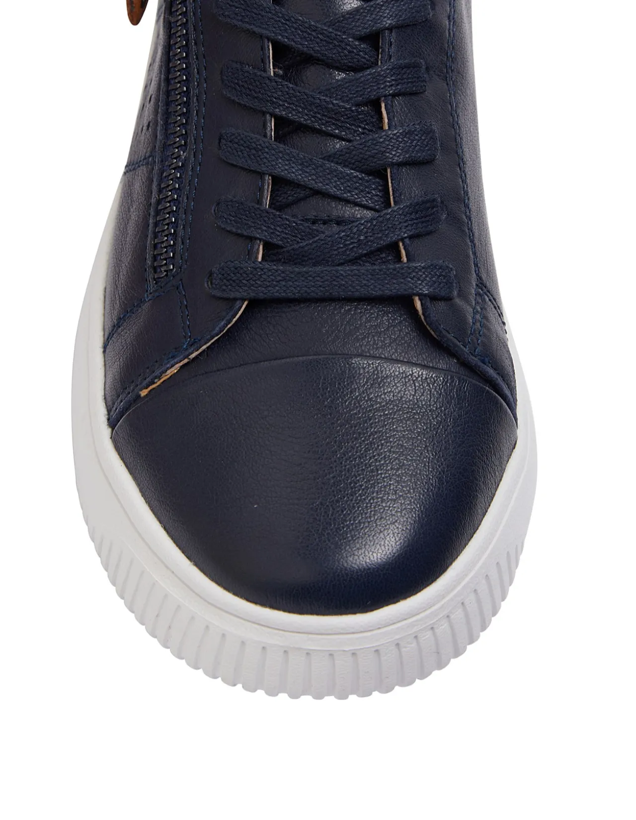 NOVELLA CASUAL SNEAKER