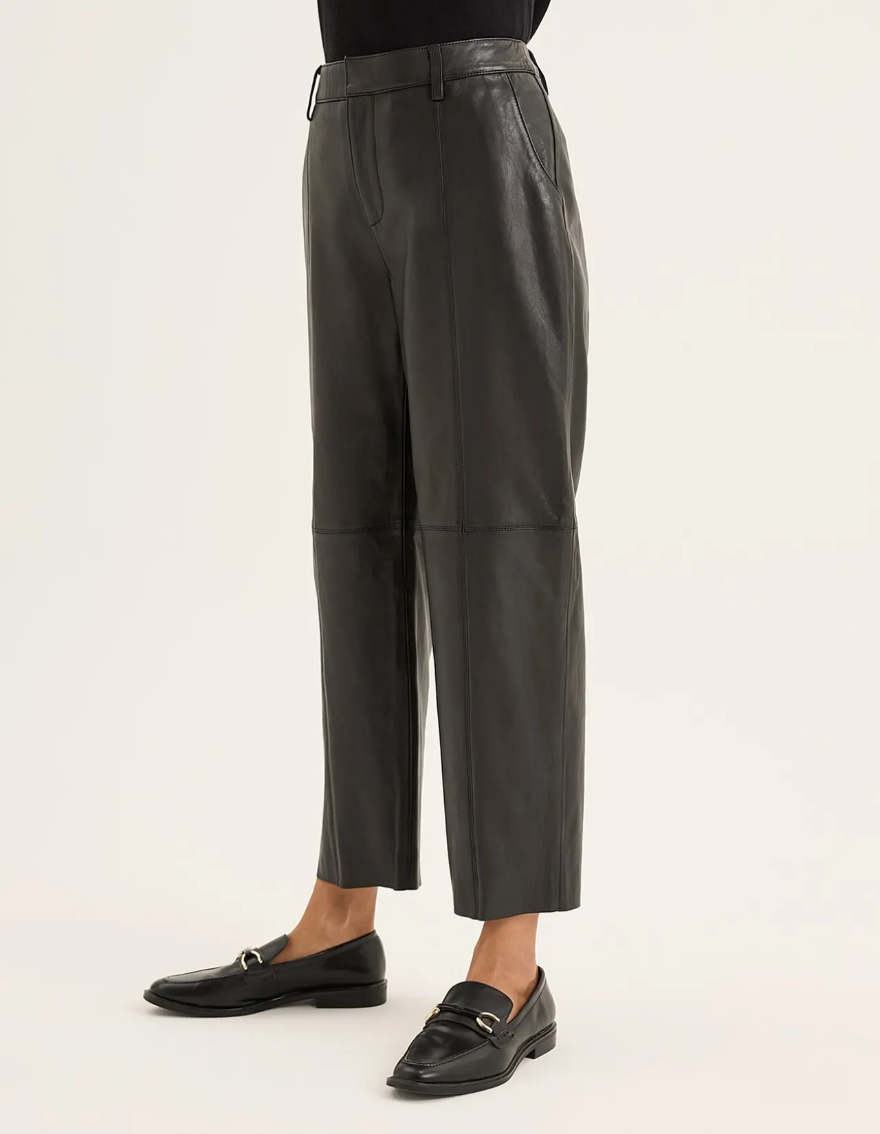 Raw Hide Pant with Sleek Design and Zip Closure