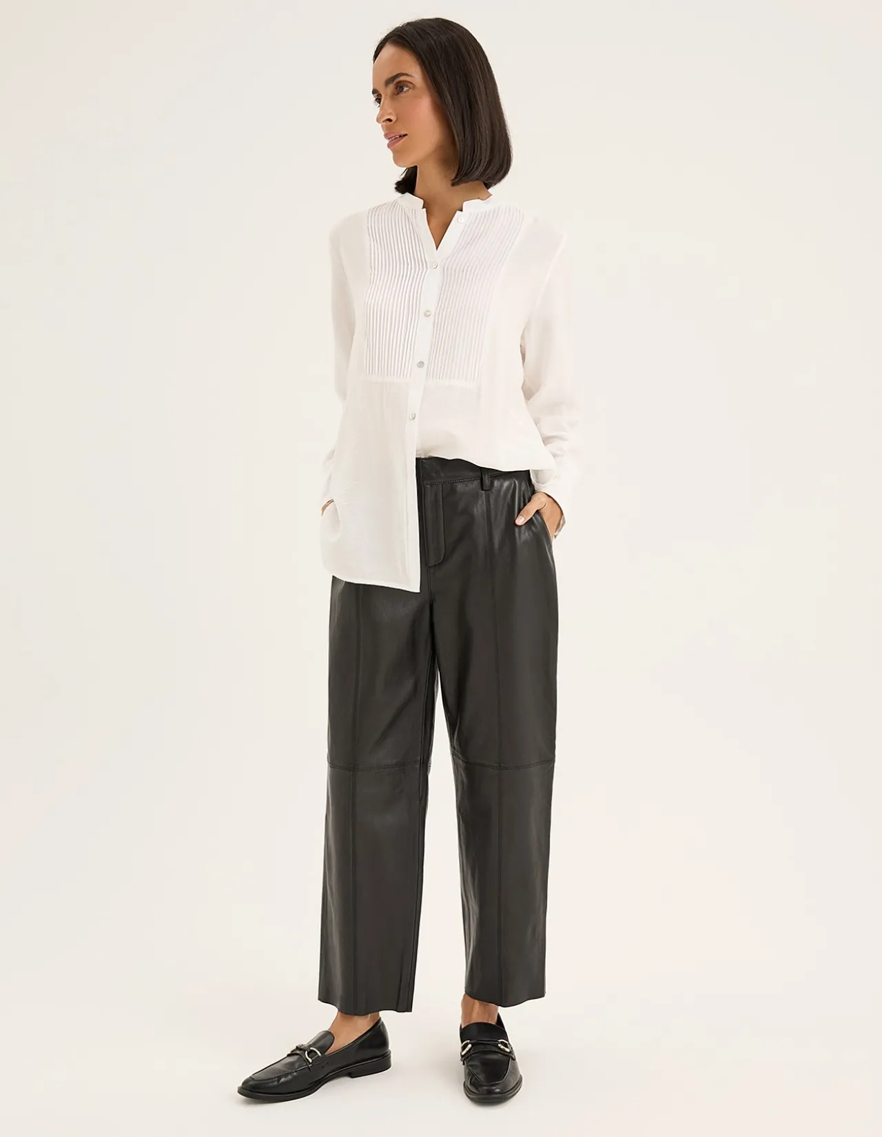 Raw Hide Pant with Sleek Design and Zip Closure