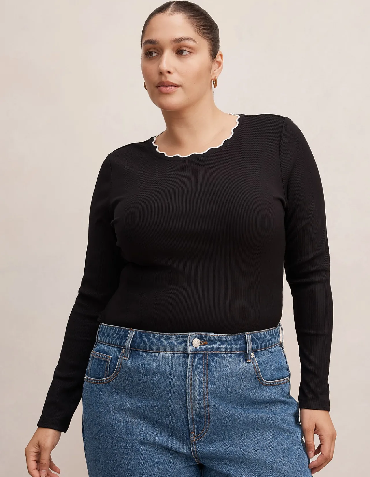 REBECCA CURVE SCALLOP LONG SLEEVES TOP