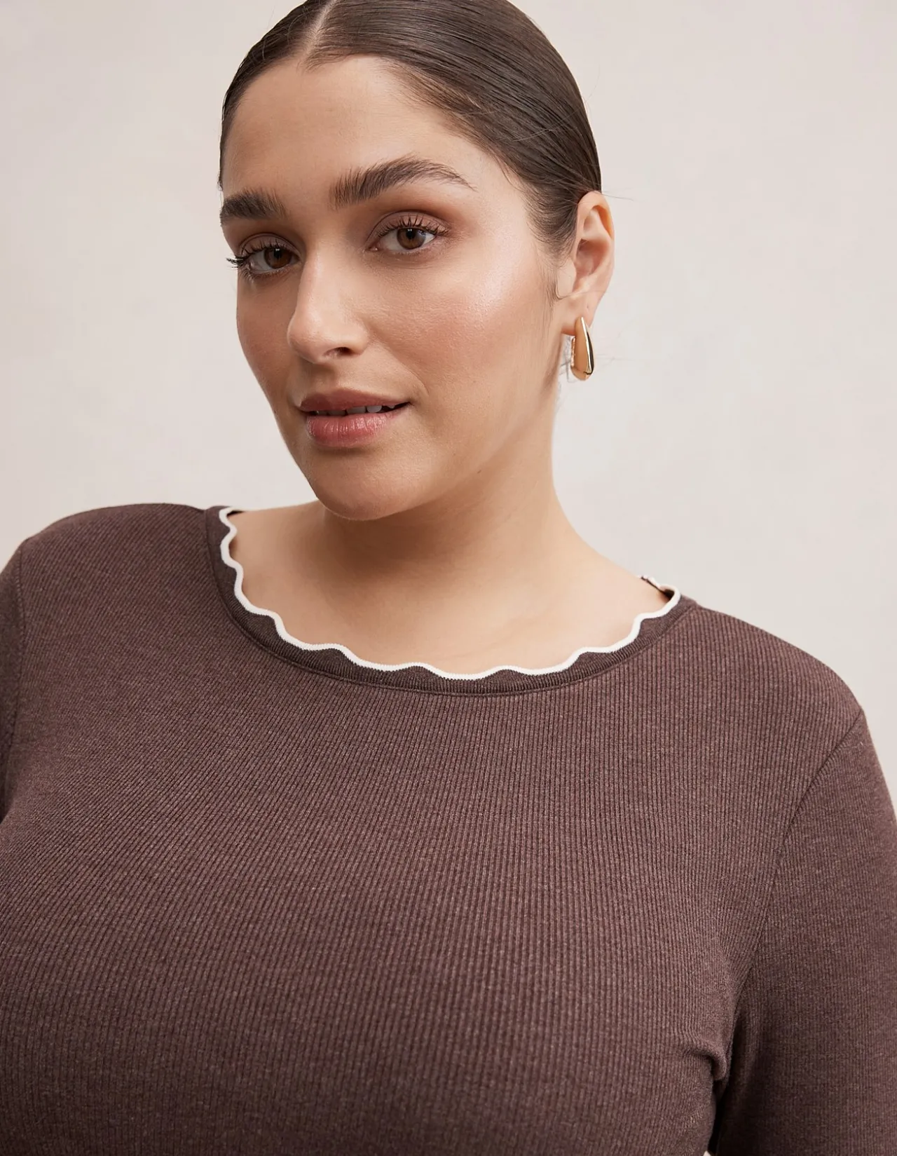 REBECCA CURVE SCALLOP LONG SLEEVES TOP