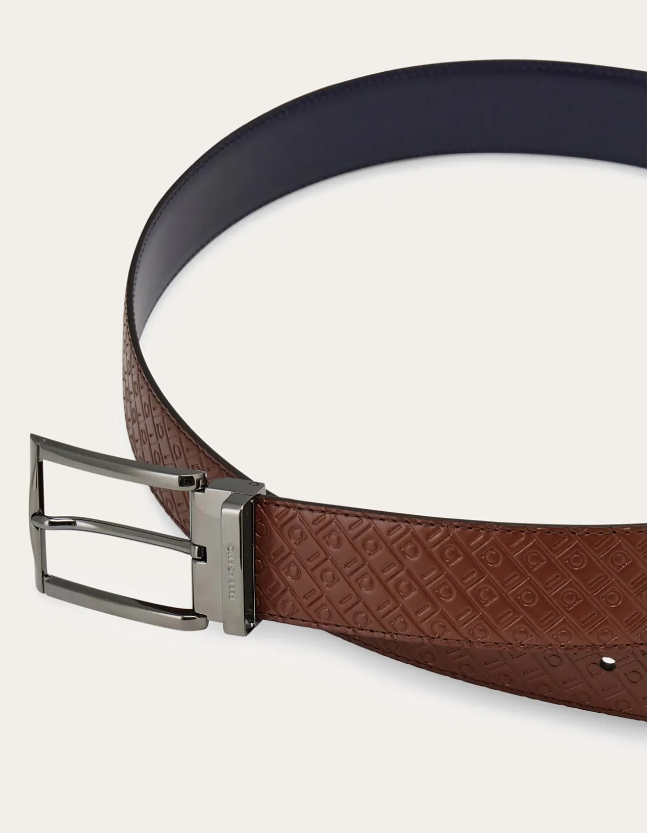REVERSIBLE AND ADJUSTABLE BELT