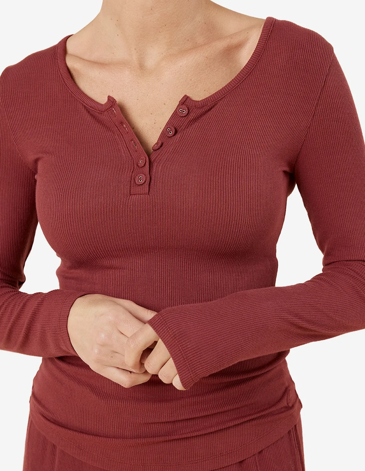 RIBBED LONG SLEEVE HENLEY