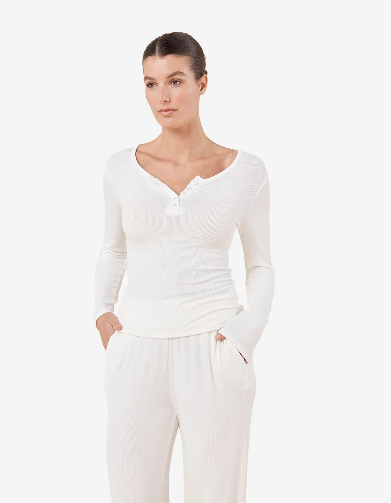 RIBBED LONG SLEEVE HENLEY