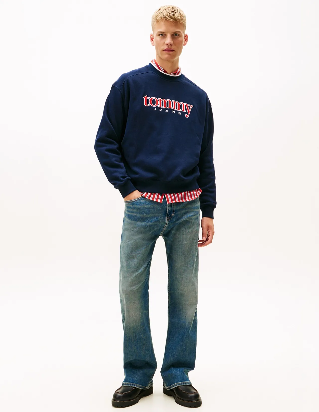 90S TEXTURE GRAPHIC CREW