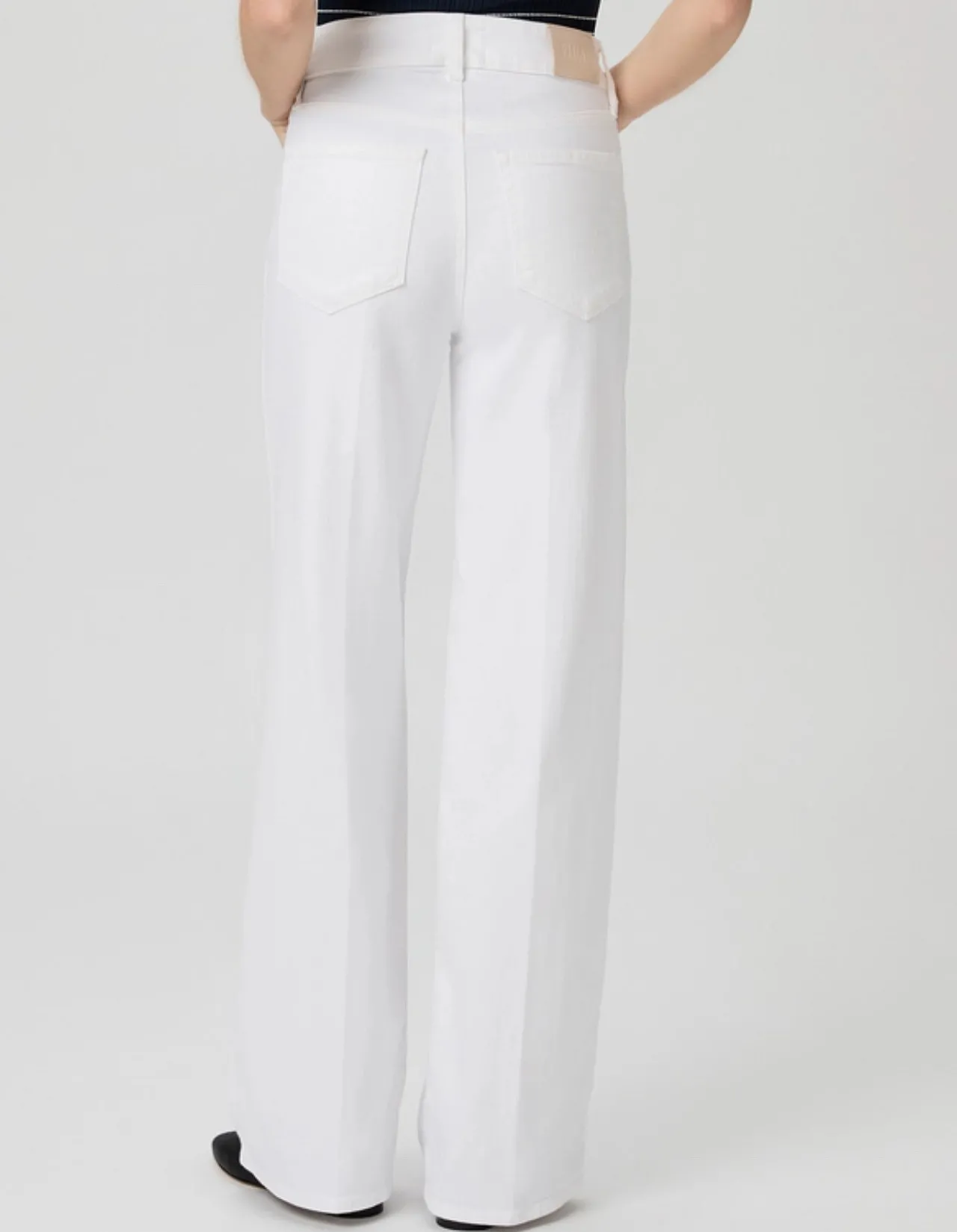 Sasha High Rise 81 cm Wide Leg Jeans