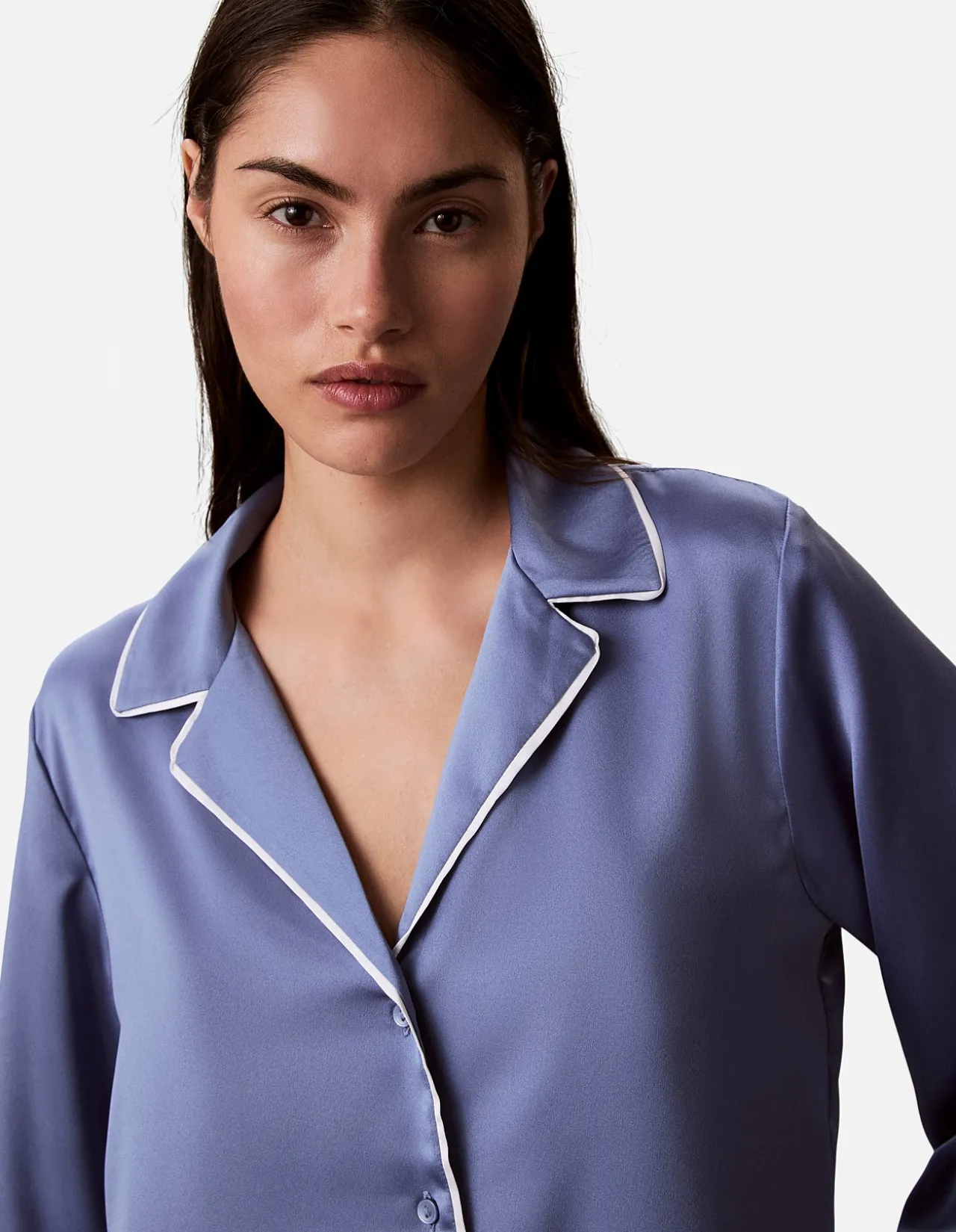 SATIN SHEEN SATIN SS SHIRT