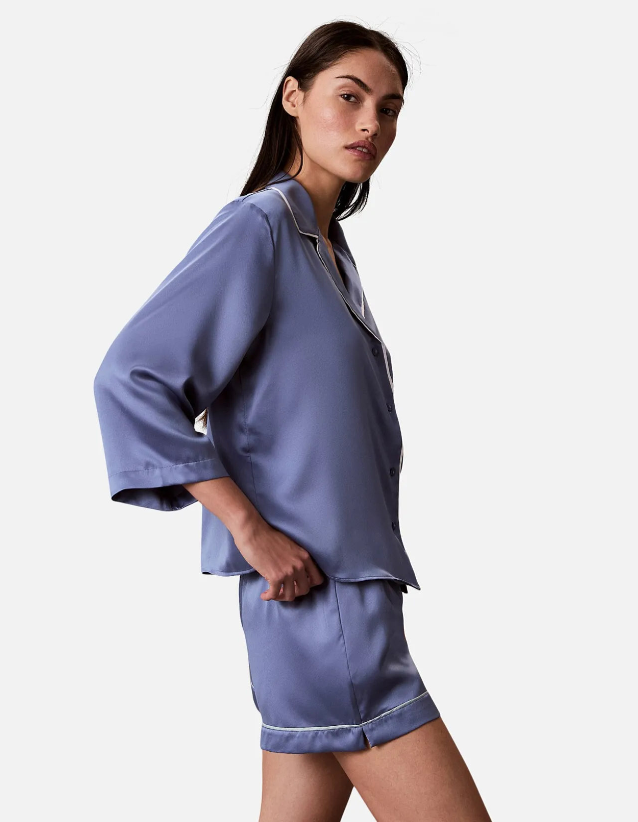 SATIN SHEEN SATIN SS SHIRT