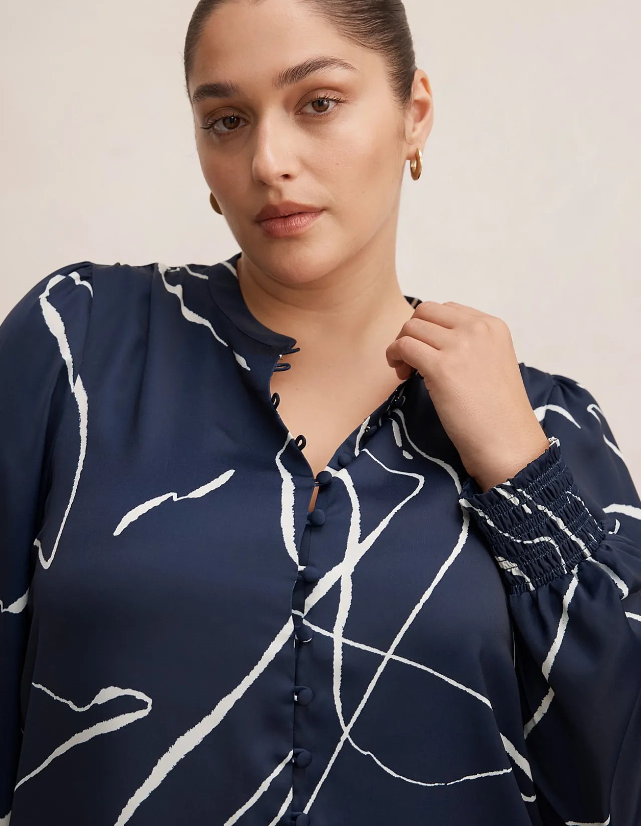 SAVANNAH CURVE BUTTON UP BLOUSE