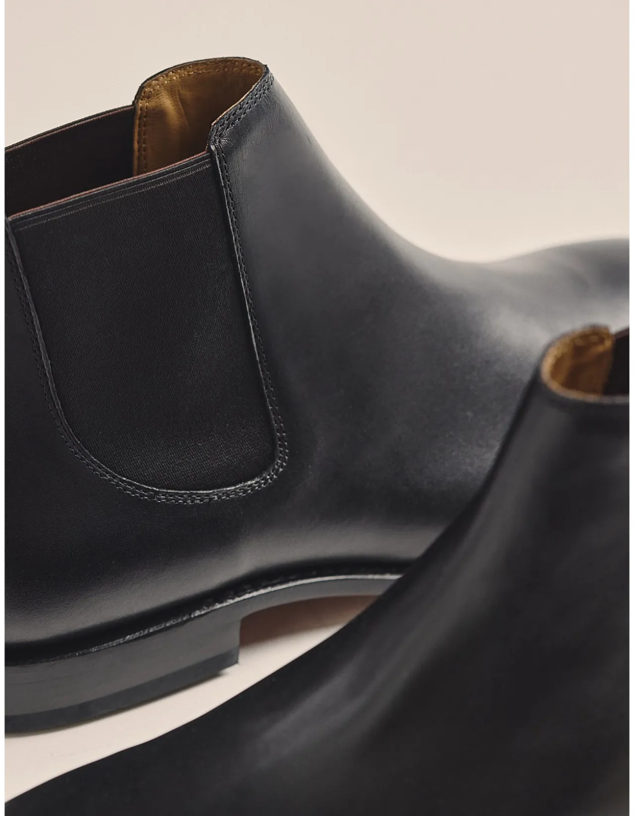 SIDNEY WIDE YEARLING LEATHER BOOT