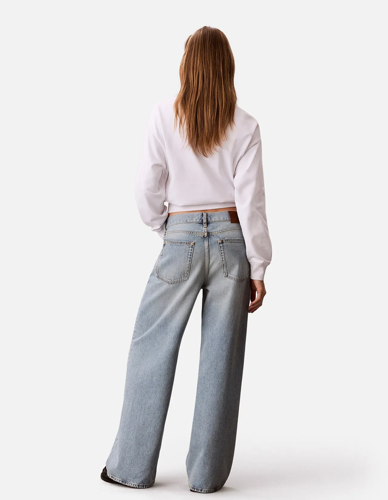 Signature 90s Straight Mid Rise Relaxed Jeans