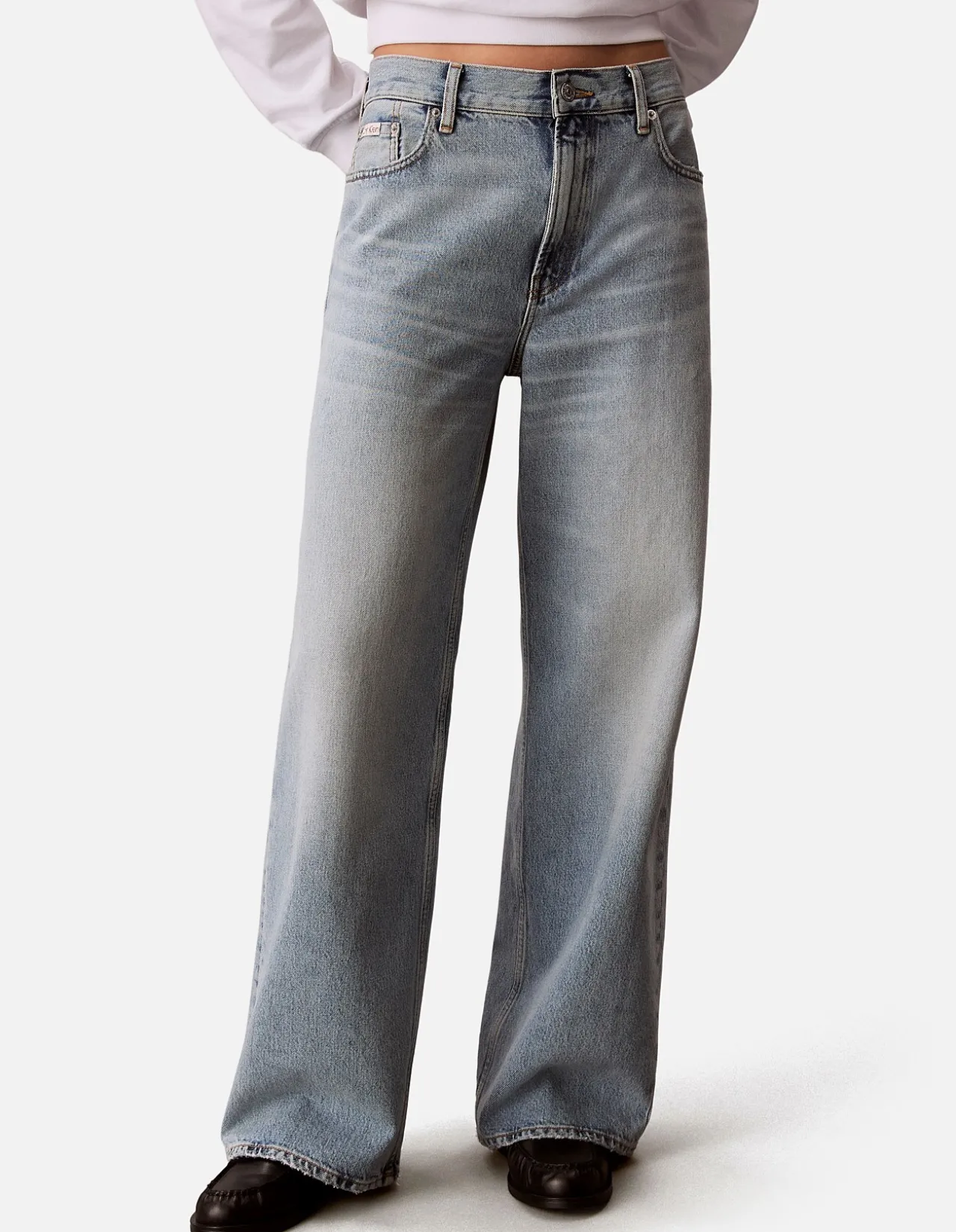 Signature 90s Straight Mid Rise Relaxed Jeans
