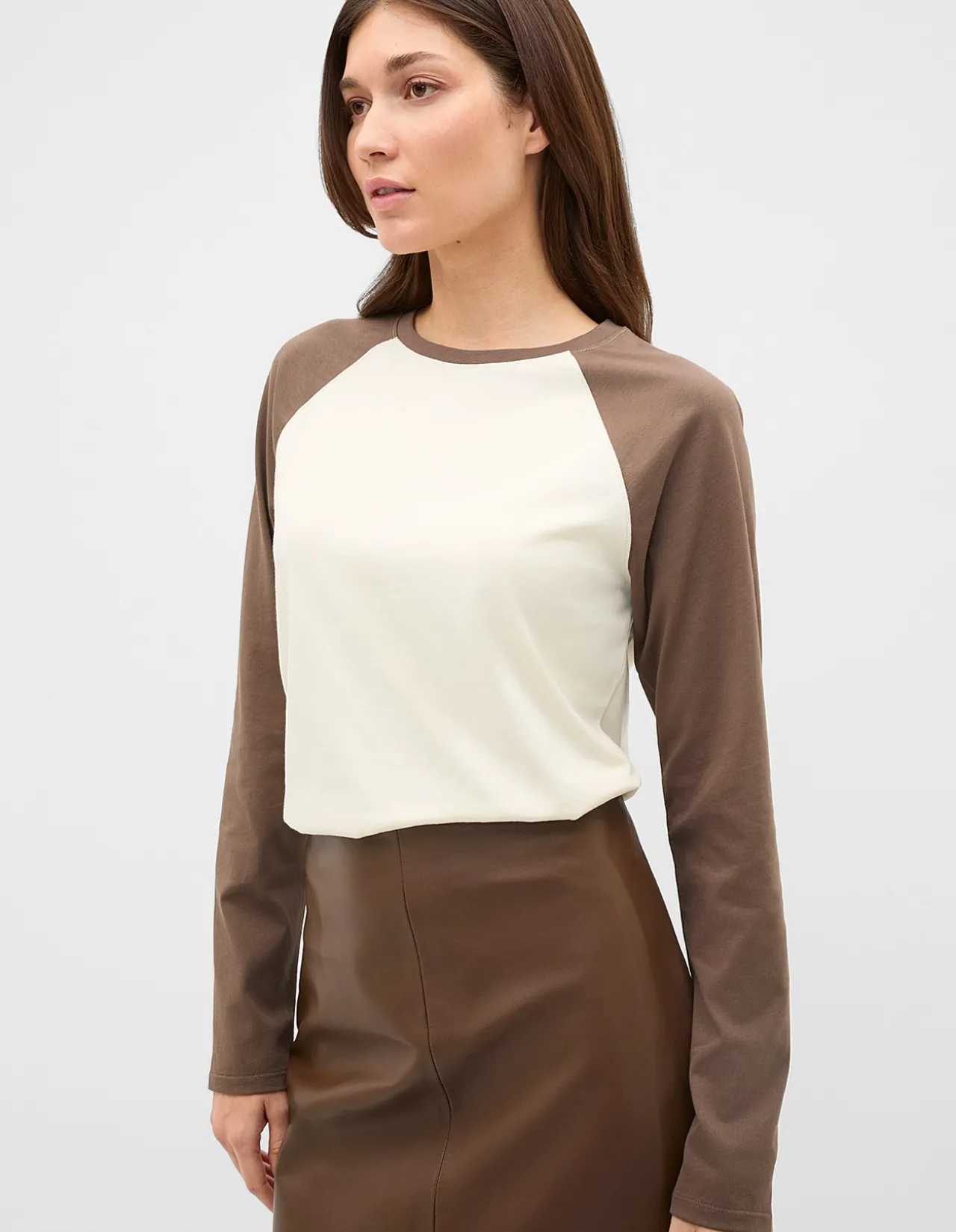 SPLICED RAGLAN LONG SLEEVE TOP