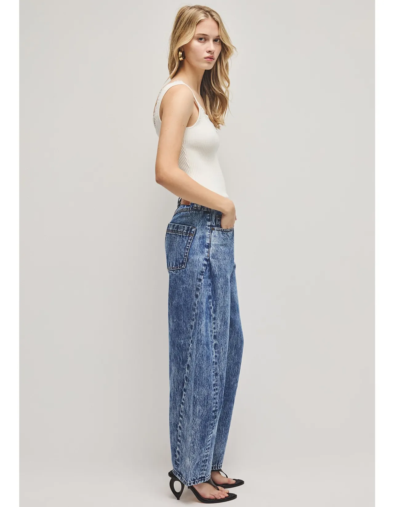 Stevie Barrel Ankle Jean