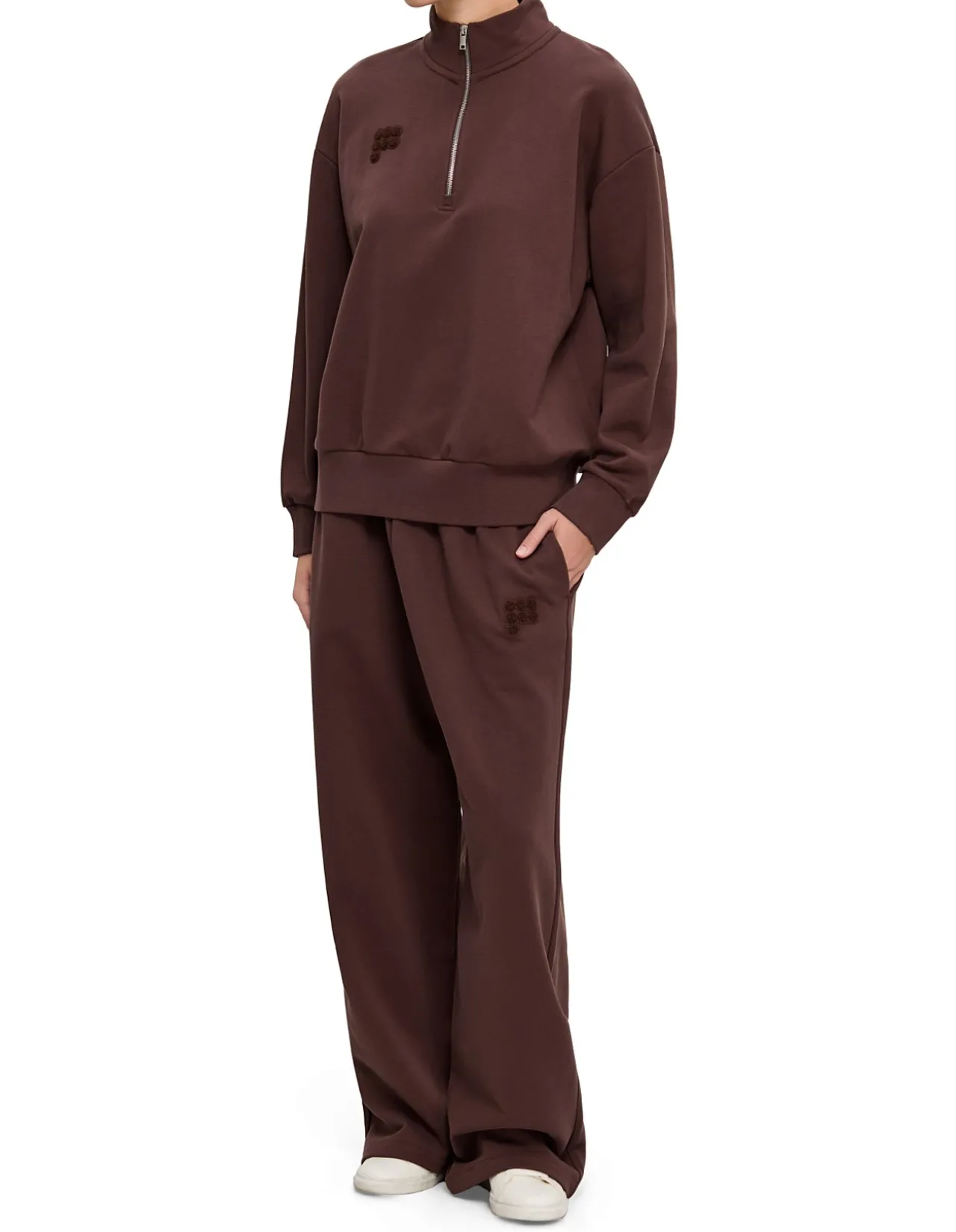STRAIGHT LEG TRACKSUIT PANTS