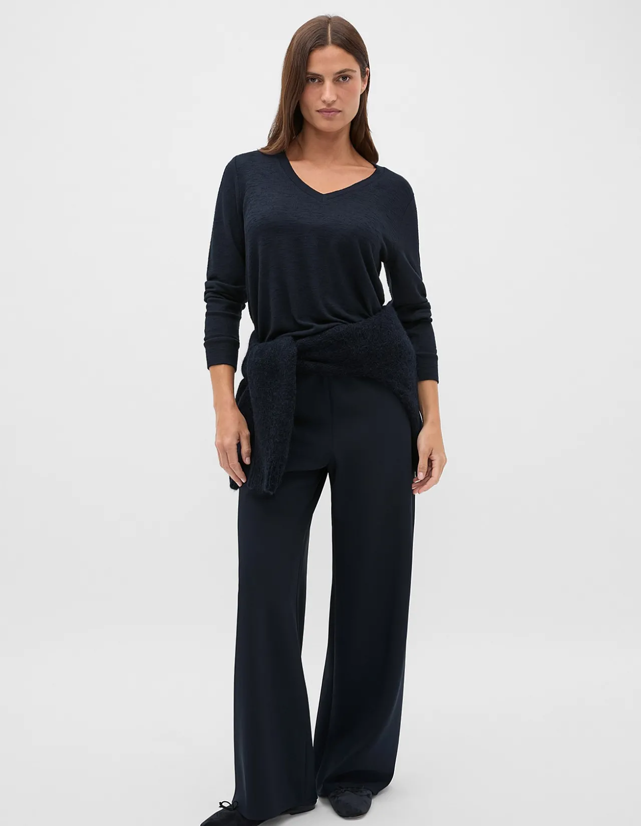 SUPERSOFT V NECK TOP