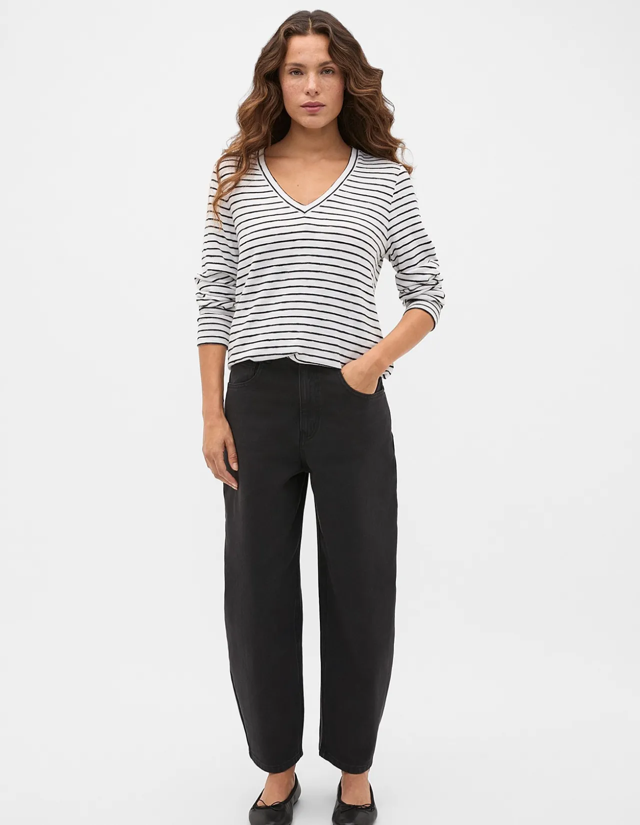 SUPERSOFT V NECK TOP