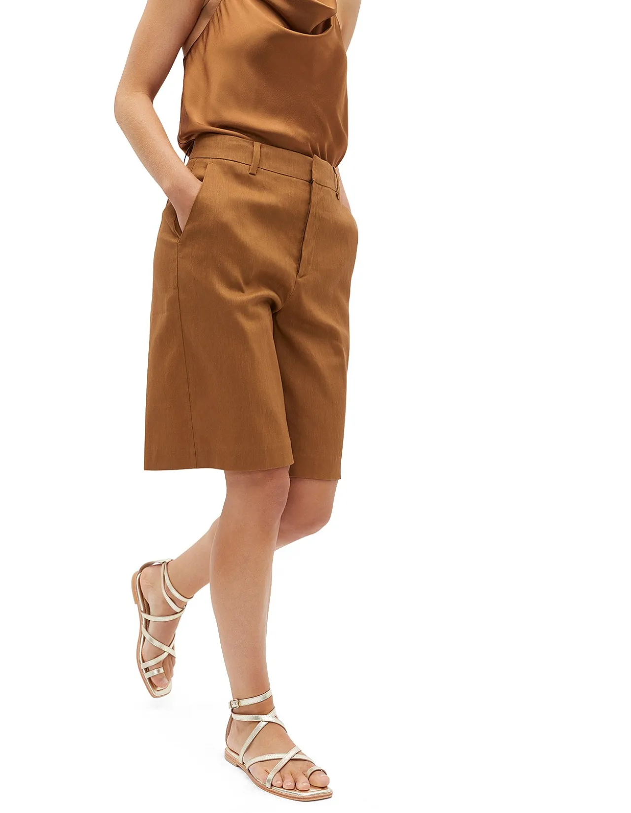 TAILORED LONGLINE SHORT
