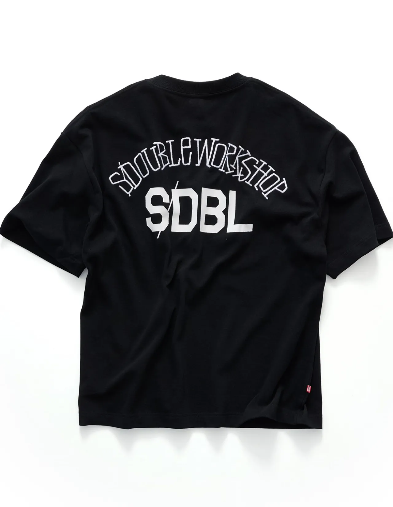 TEAM HEAVYWEIGHT POCKET T-SHIRT
