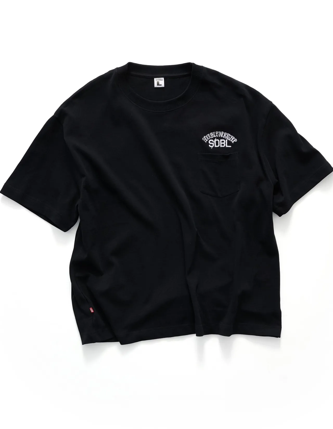 TEAM HEAVYWEIGHT POCKET T-SHIRT