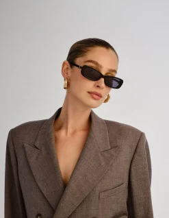 THE BELLA BLACK RECTANGLE Sunglasses