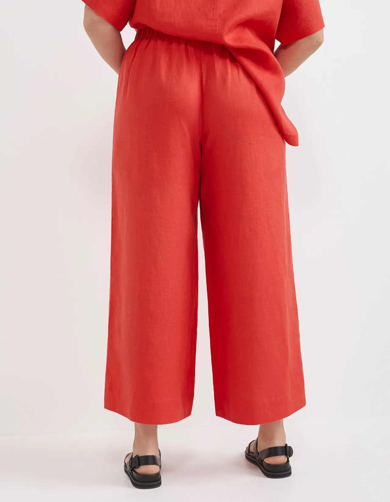 THE FLAT FRONT LINEN PANT