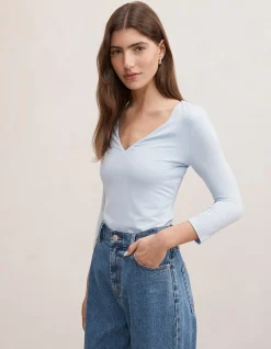 TIA V NECK 3/4 SLEEVES TOP