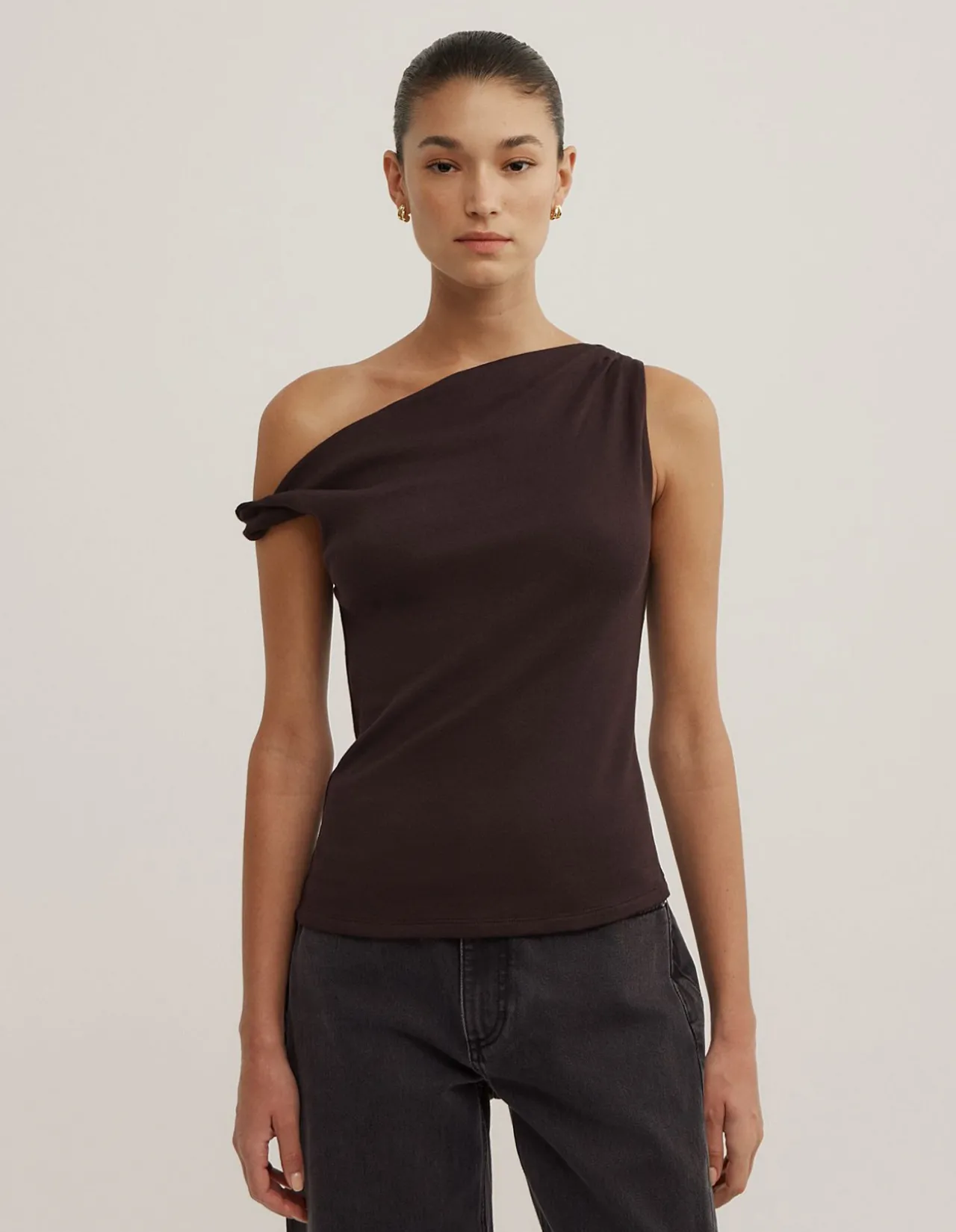 Twist Asymmetric Top