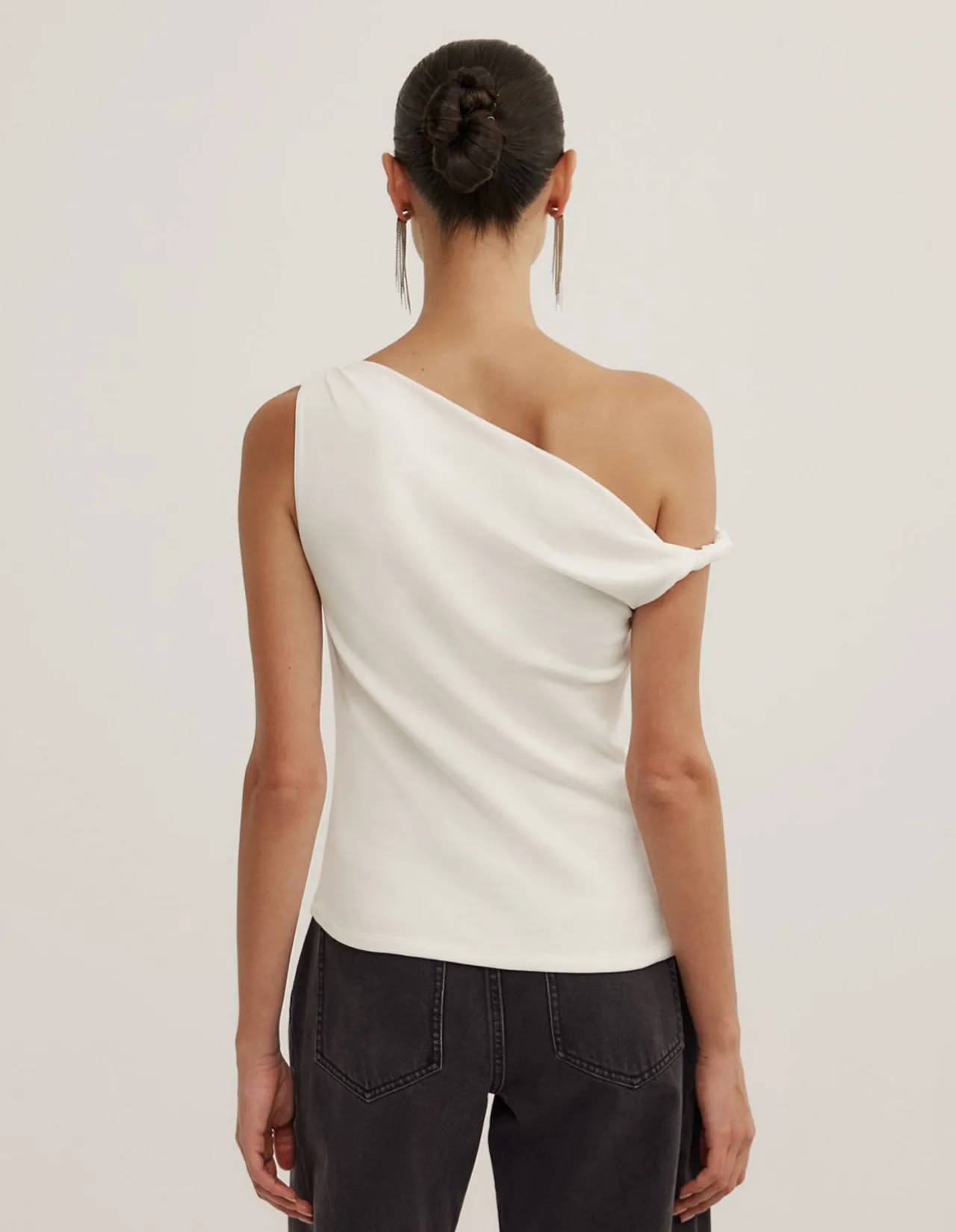 Twist Asymmetric Top