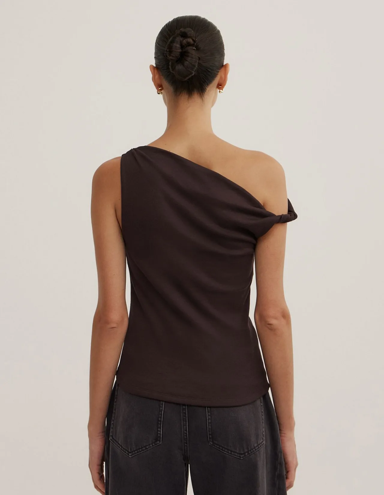 Twist Asymmetric Top