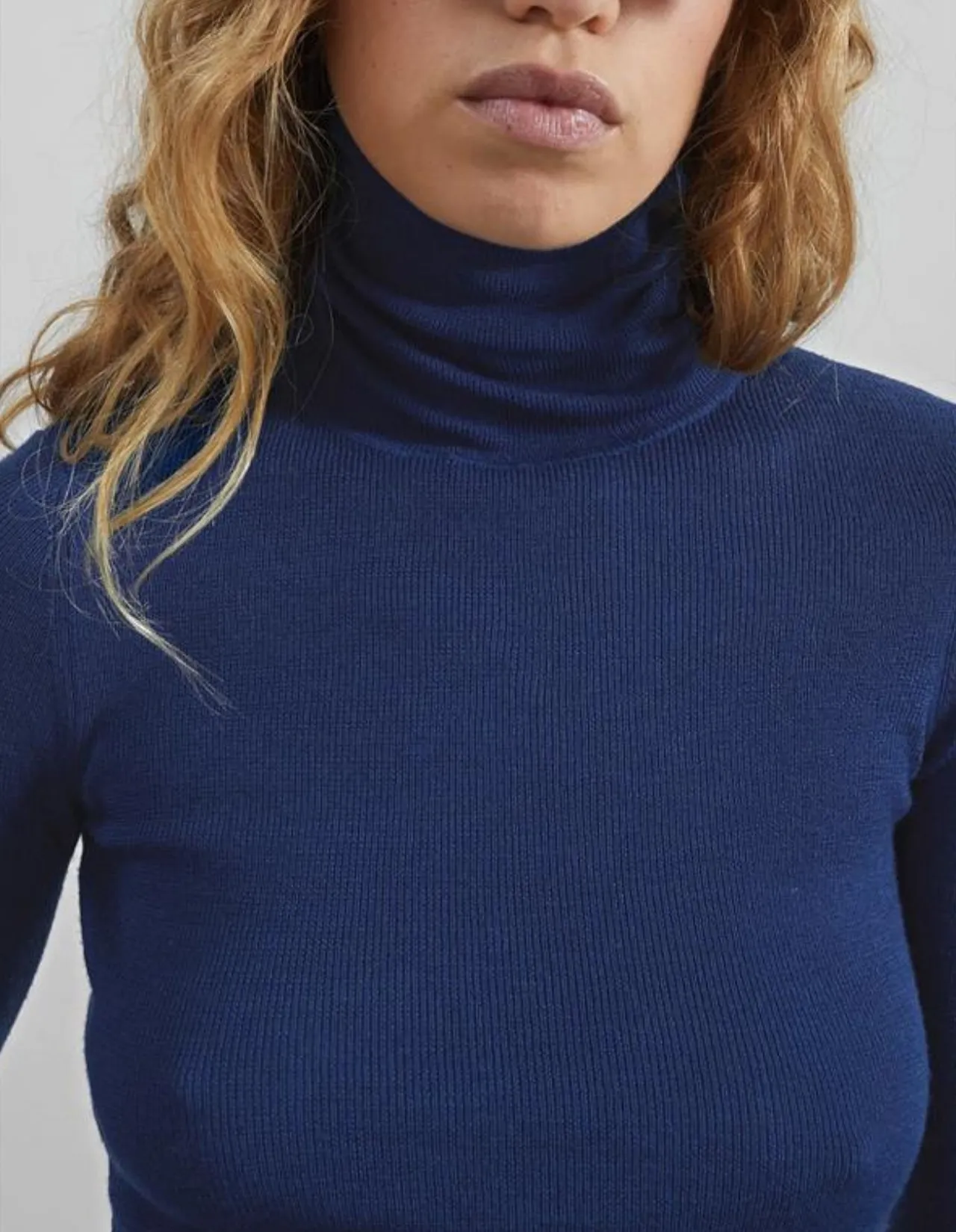 UTICA TURTLENECK SWEATER