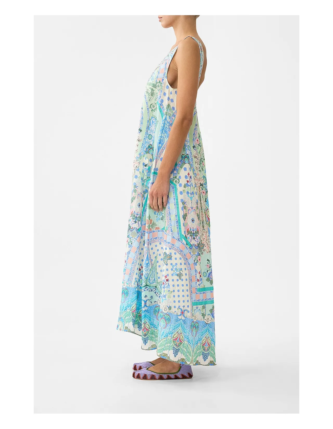 V NECK POCKET DRESS WITH LOW BACK