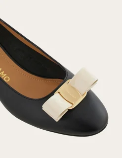 VARA BOW BLOCK HEEL PUMP
