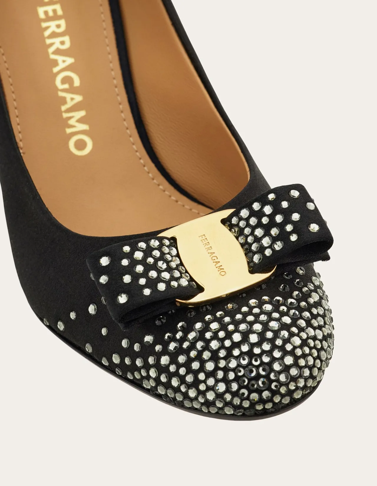 VARA BOW PUMP WITH CRYSTALS