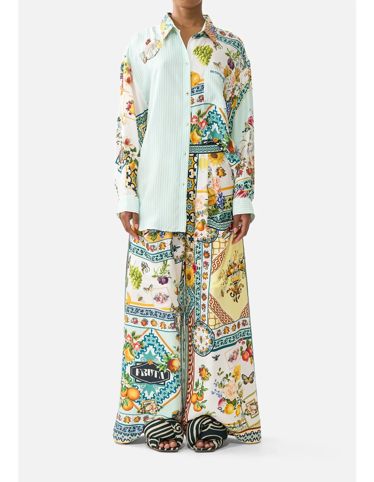 WIDE LEG TROUSER WITH FRONT POCKETS