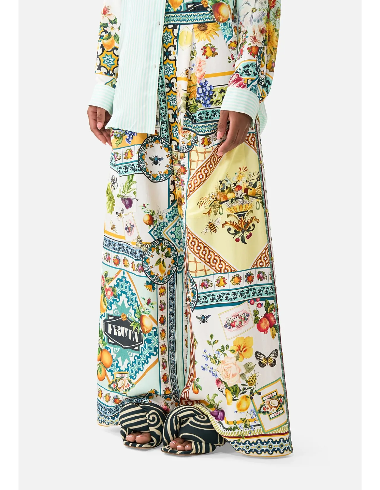 WIDE LEG TROUSER WITH FRONT POCKETS