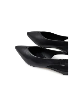 WOMEN'S DANERA SHOE