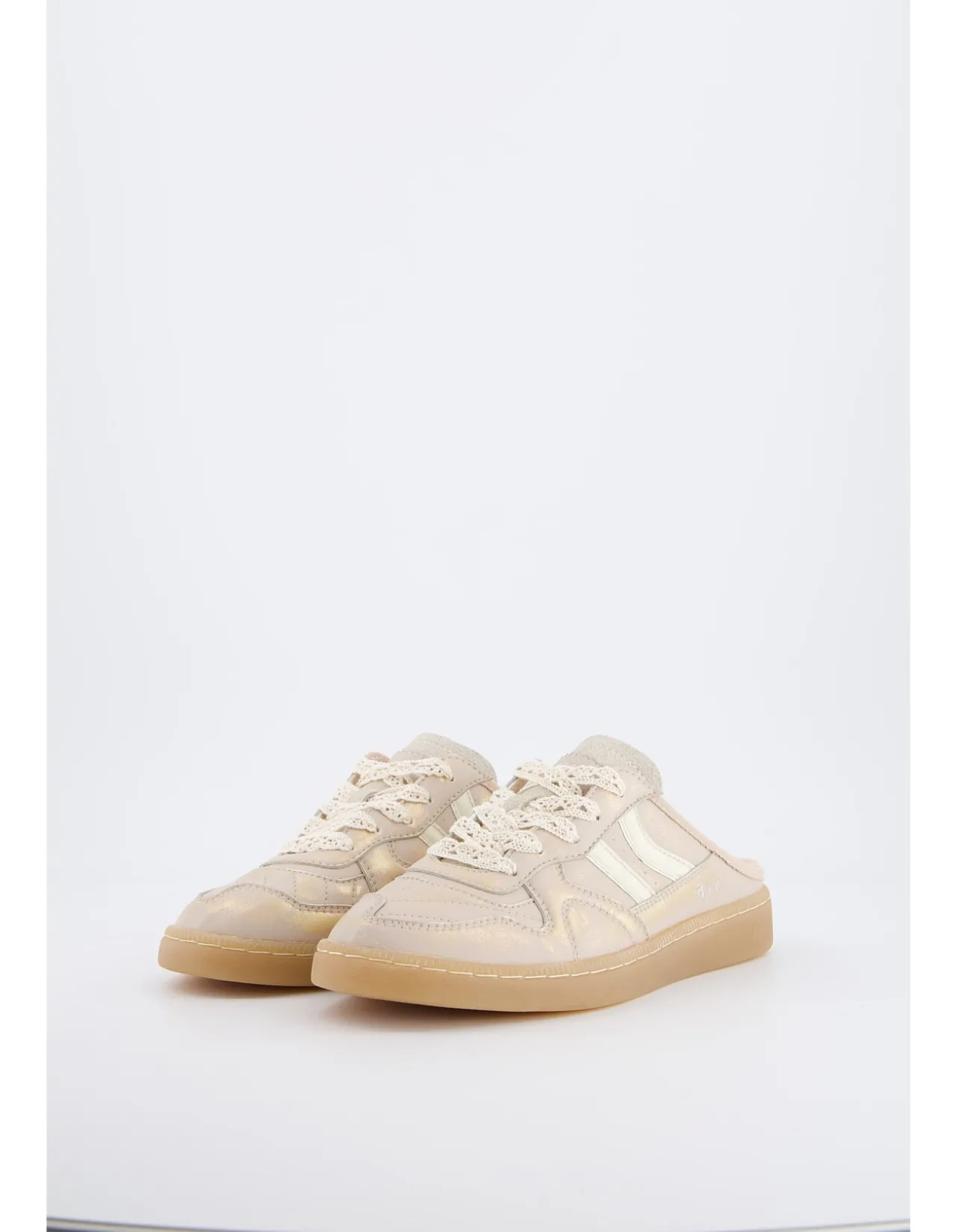 WOMEN'S GOAL MULE SNEAKER