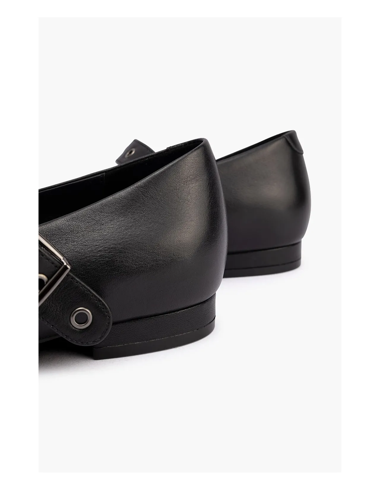 WOMEN'S NURIA SHOE