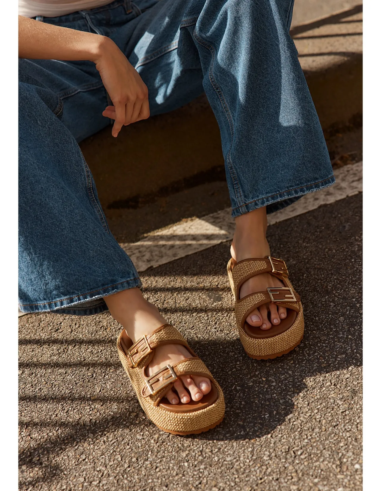 WOMEN'S APHRODITE FLATFORM SLIDE